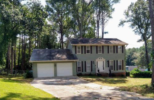 Lovely 2 Story 4 Bedms 3 Baths Home by Stone Mountain Park! - Foto 79