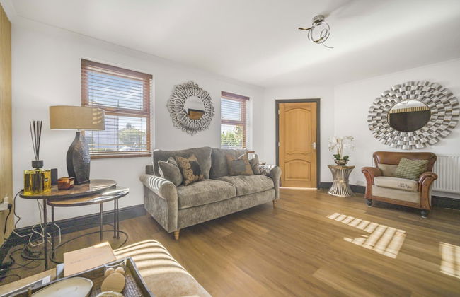 Coach House - Photo 30