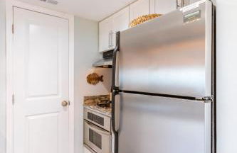 Stunning Ocean Views STEPS from the Beach with Pool! Fabulous 4th Floor Studio! - Foto 11