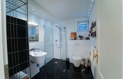 Freundliche Ferienwohnung (Souterrain) mit Gartenmitbenutzung im Haus Lotus - Foto 8