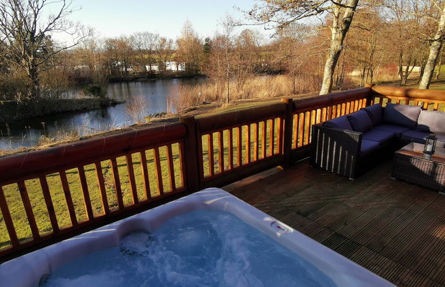 Starlight Log Cabin - With Hot Tub and Lake View - Foto 5