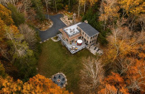 Secluded Catskills 3BR with Hot Tub & Roof Deck - Foto 2