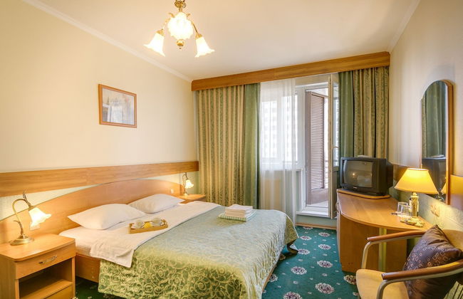 41 Orekhovo 3 Bedroom Apartment near Tsaritsyno Park - Photo 3