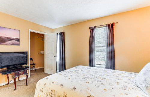8 Mi to Stone Mountain: Quiet Getaway w/ Deck - Foto 19