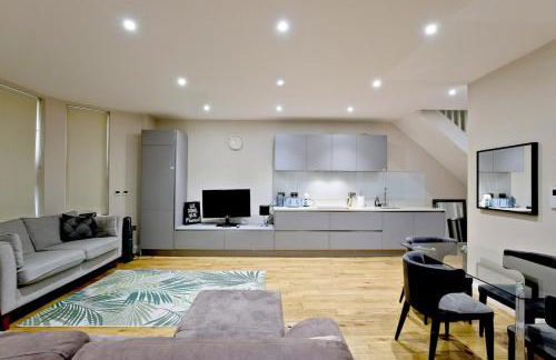 Modern Stylish Spacious 1BR Duplex - Foto 13