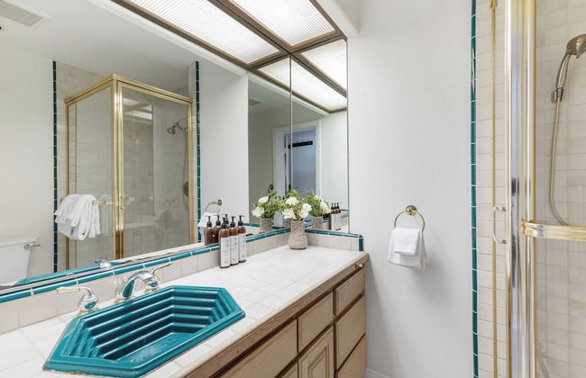 Canalfront Charmer by Avantstay Waterfront w/ Shared Dock + Hot Tub - Foto 28