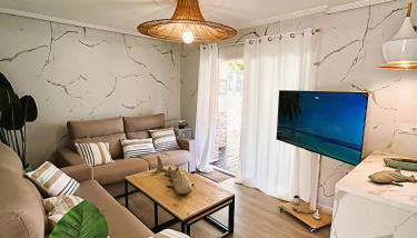 ThE WHALE HOUSE - Photo 3