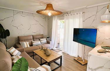 ThE WHALE HOUSE - Photo 3