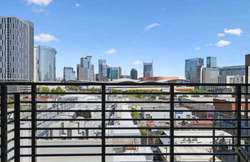 The Rhythm and Rooftop Penthouse Walk To Broadway with Pool and Amazing Views - Foto 59