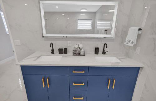 Modern 4 Bedroom -Kosher - Heated Pool - Game Room - Foto 11