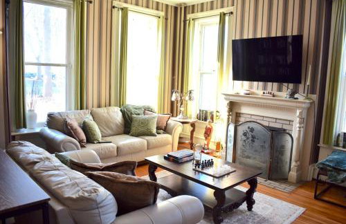 Historic Manor Overlooking Park - Foto 2