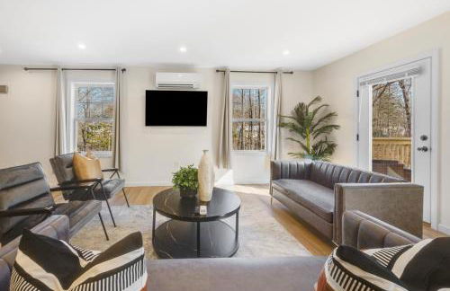 Spacious House in Prime Location - Photo 11