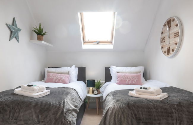 South Downs retreat house with parking - Photo 3