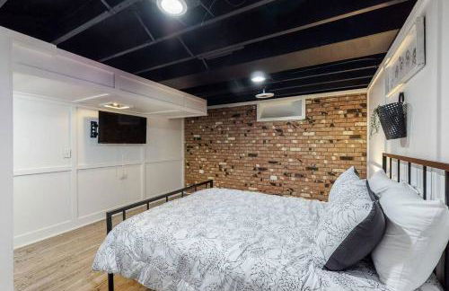 Steps to the HOF-Football Fans Dream Stay - Foto 13