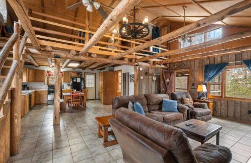 Pet-Friendly Cabin Retreat in the Ozarks of Scenic Newton County, Arkansas - Foto 5