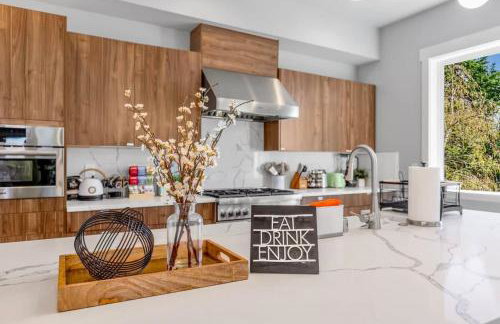 Modern Fortress w with 4 Decks AC in all rooms Gym - Foto 11