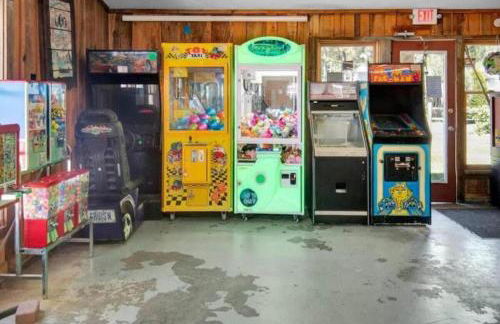 Unique Cabin Near Surf City with Loft and Parking - Foto 20