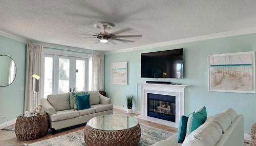 Lion On The Beach - Photo 3