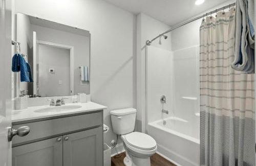 Little River 3BR Villa with Outdoor Movies & Fire Pit, Indoor Fire Place, Arcades, & Beach! - Foto 40