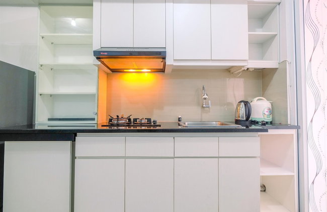 Furnished Green Pramuka 1BR Apartment with Modern Style and City View - Foto 6