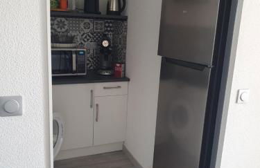 LES TERRASSES DE LA BARONNIE Appartement climatisé avec 1 chambre et piscine ouverte de fin Mai à mi Septembre Parking securisé avec accroches vélo disponible du 1er Avril au 30 Septembre sans supplement - Foto 16