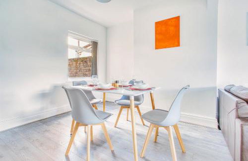 Modern 3-Bed Home Sleeps 6 with Parking & Fast WiFi Perfect for Contractors & Long Stays - Foto 8