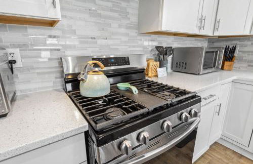 Landmark Lakehouse - luxury living in PLX - Foto 25