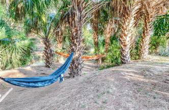 Upcycled Shipping Containers Transformed into a Glamping Home for a Unique Florida Vacation - Foto 19