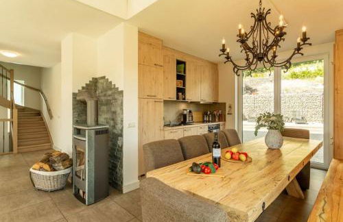 Spacious Home Sauna Hot Tub Pool Patio BBQ - Photo 19