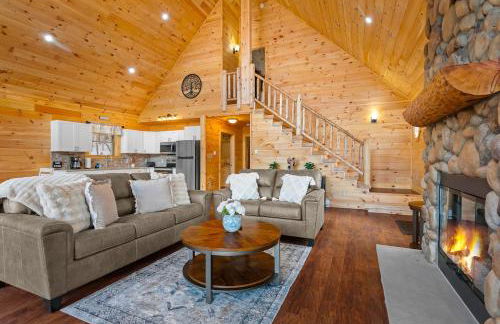 Luxury Log Cabin Lakefront, Game room & Fire Pit, - Foto 1