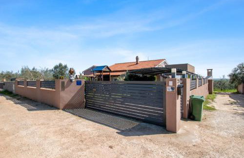 Holiday Home Enard with Jacuzzi by Istrabook - Foto 27
