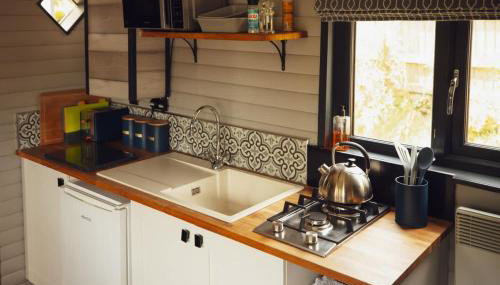 Lomu - Cosy Coastal Shepherd's Hut with Log-Burner and WiFi - Foto 5