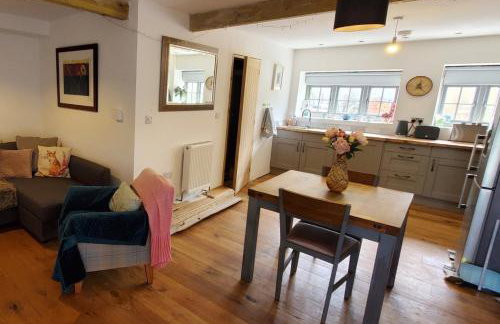 3 Bedroom Cottage - Hot Tub Garden Parking - Foto 2