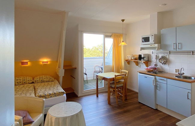 Unique Studio on Large Estate With sea View - Photo 5