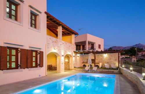 Ilys Home, a Country-chic Retreat with Pool & BBQ, By ThinkVilla - Photo 19