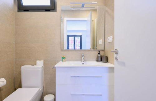 Brand New 2BR with Auto Check-In - Foto 16