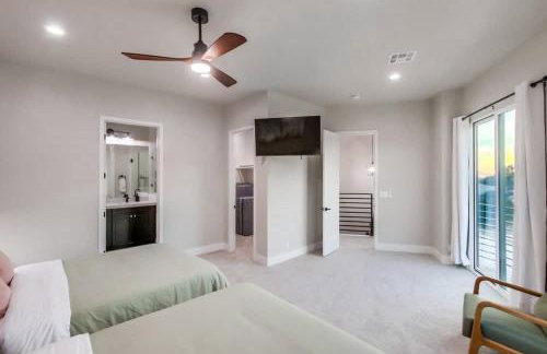 Serene Resort-Style Escape - Perfect for Families - Photo 32