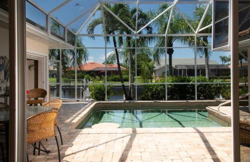 Villa Hibiscus-Waterfront-Free Heated Pool-Dock-Bikes-Other Amenities - Photo 16