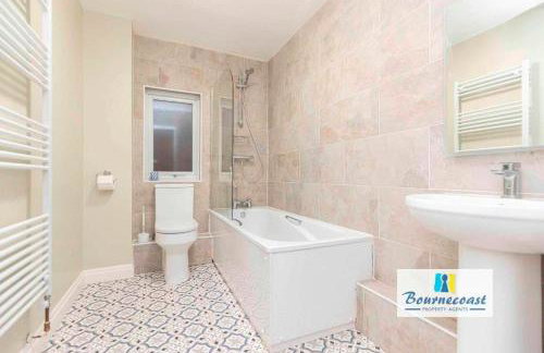 TAYLOR DRIVE by BOURNECOAST - A Lovely Countryside Family Home with a Garden and Parking - HB1522 - Foto 25