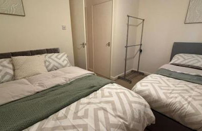 Cosy 2 Bedroom House - Large Driveway, EV Socket, WiFi, Contractor & Leisure Stays - Foto 24