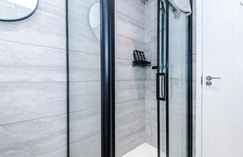 Stylish 2BR House for 4 in Manchester with Parking - Foto 41