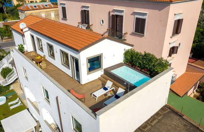 Luxury Apartment with Penthouse and Pool - Photo 1