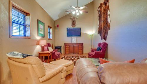 Cozy Strawn Cabin with Pool Access - Near Lake! - Foto 4