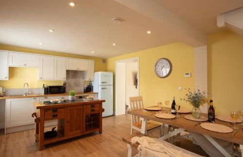 City to Country Retreat Luxury Cottage with Hot Tub - Foto 7