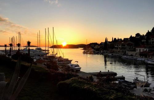 Apartment in Maslinica 70m from the sea - Photo 51