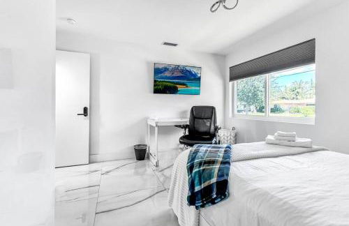 Amazing Home w Heated Pool 8 mins to the Beach - Foto 30