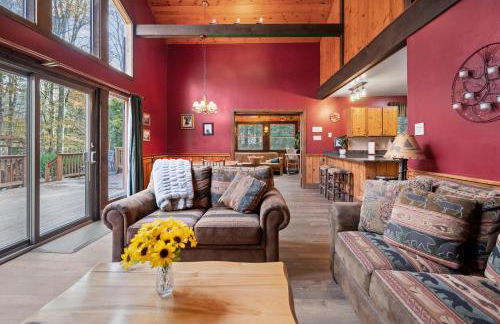 Relaxing Pocono Stay Near Lake with Hot Tub & BBQ - Foto 22