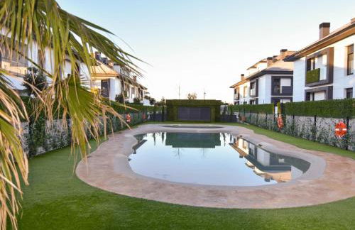 Ático de lujo con piscina y mini golf en la playa - Foto 17