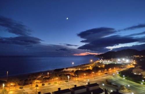 Apartamento con terraza, vistas playa y montaña - Foto 47