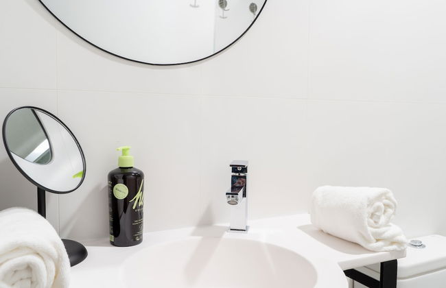 Limehome Sevilla Calle Torcuato Luca de Tena - Foto 49